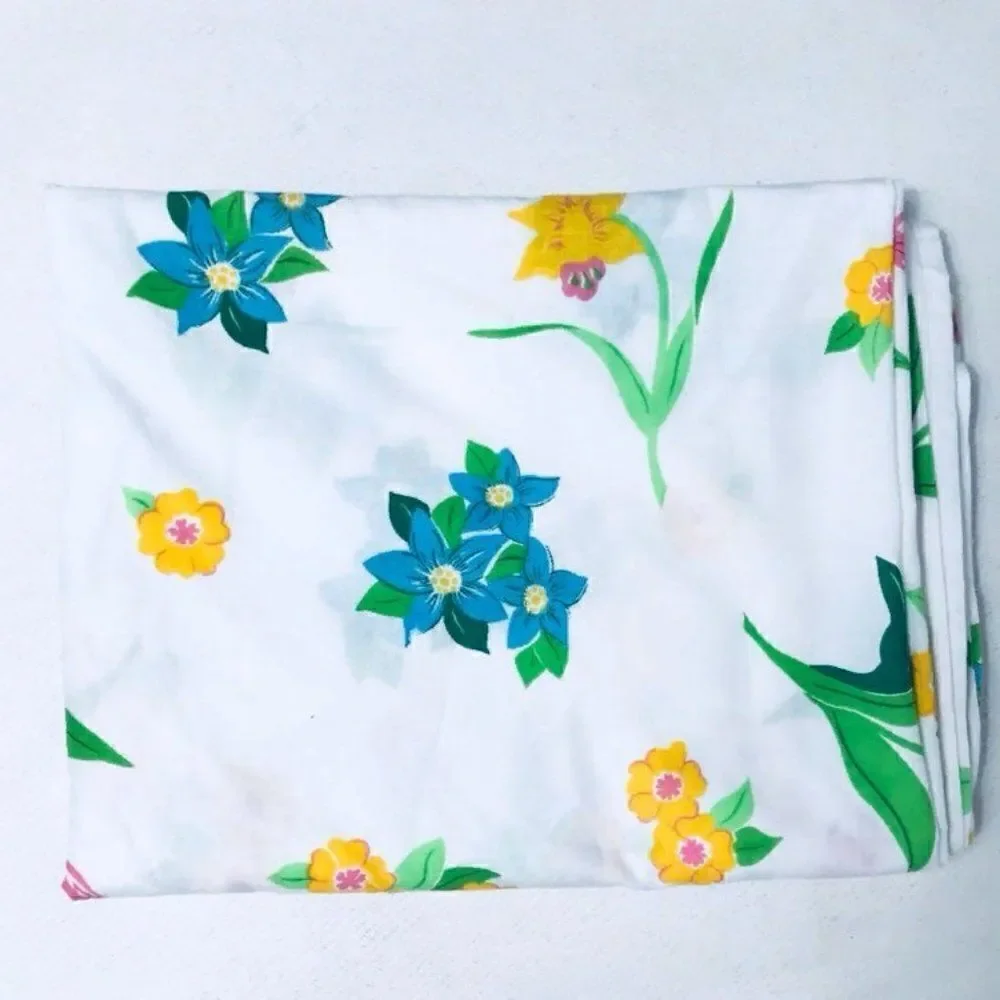 J.P. Stevens Floral Flat Sheet 64” X 105”